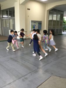 雨の日でも外遊び 理究が運営する学童保育事業